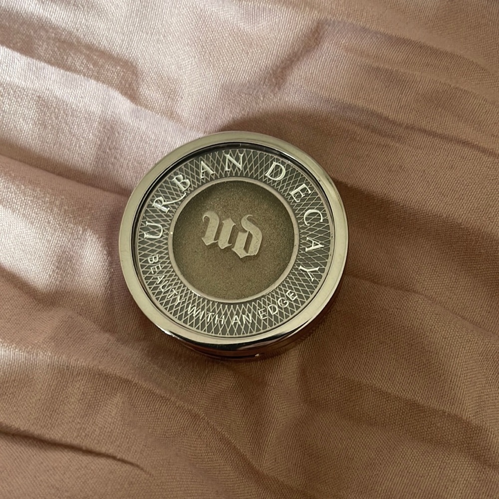 UD single shadow in Suspect